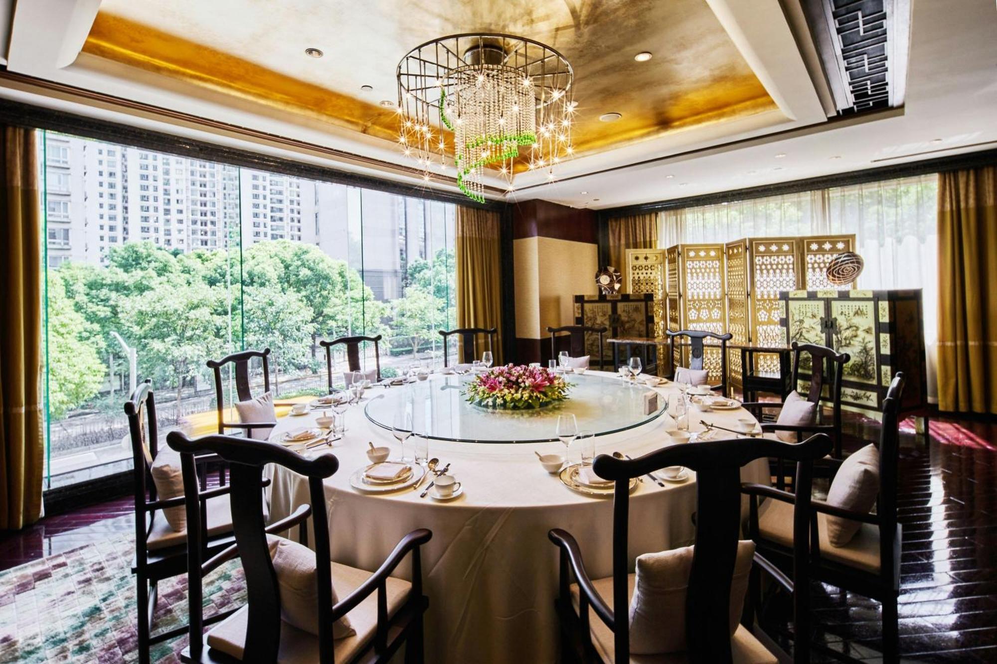 Renaissance Shanghai Pudong Hotel Exterior foto