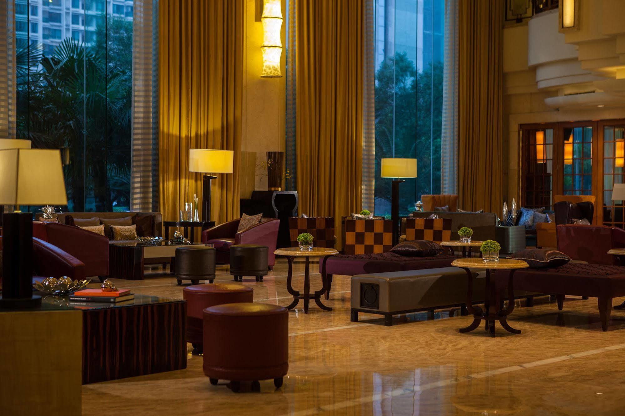 Renaissance Shanghai Pudong Hotel Exterior foto